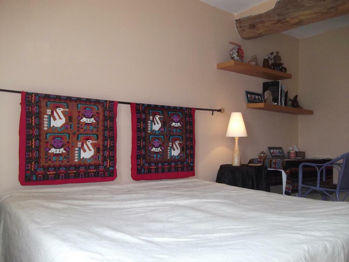 Chambres D'Hotes Le Peyroux Montcel  Exteriör bild